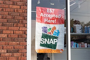 SNAP-sign-at-grocery-store